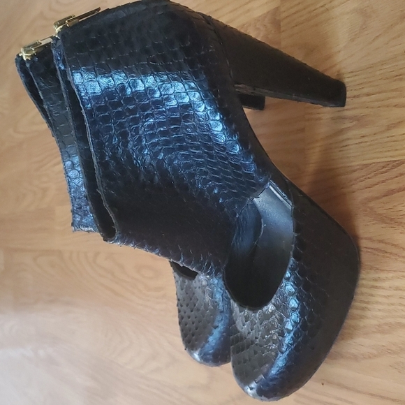 Loeffler Randall Black Leather Snakeskin Platform Heels Size 10 - Picture 4 of 9